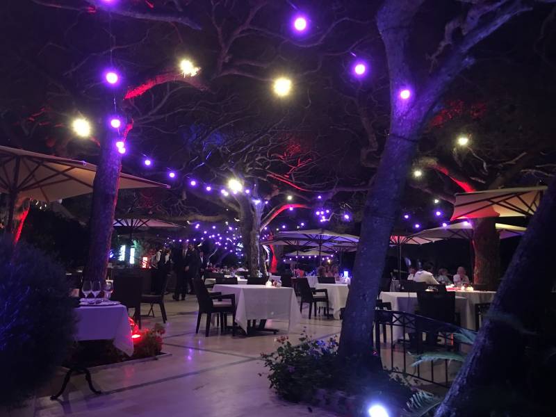 Location de guirlande lumineuse guinguette pour soirée événementielle dans les bouches du rhône